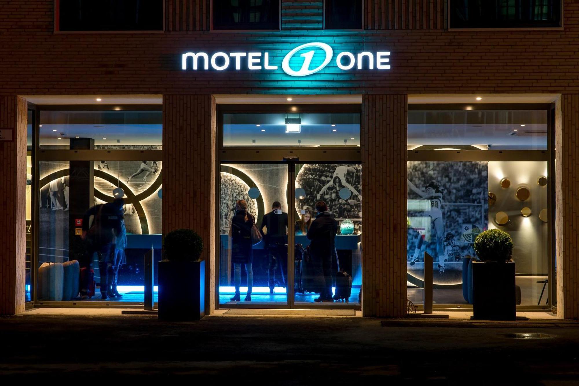Motel One Muenchen-Olympia Gate Exterior photo